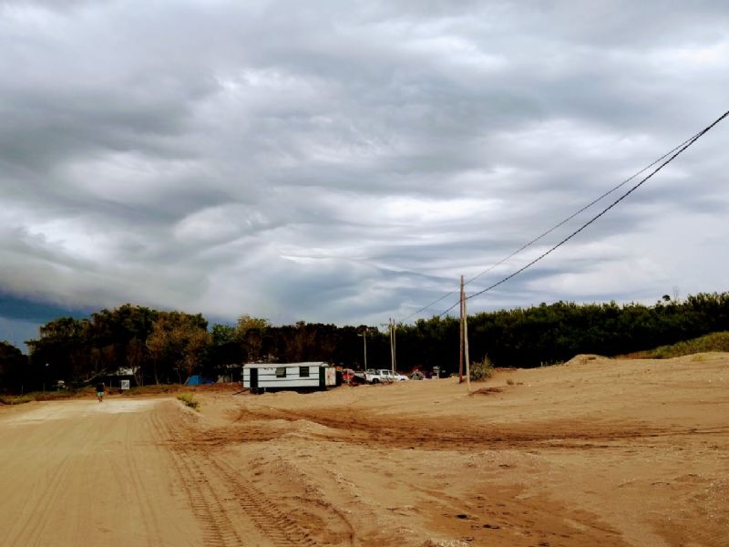 Fotos de una tormenta matutina enviada por Carla de Olavarría de Fotos e imágenes del Balneario Reta